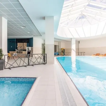 30th Floor-skyline Above A Daire