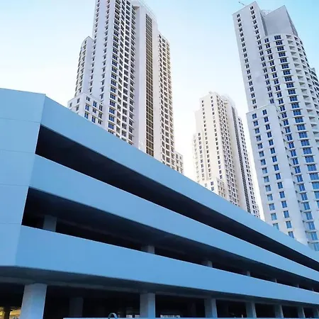 Daire 30th Floor-skyline Above A *