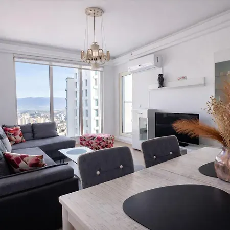 Daire 30th Floor-skyline Above A