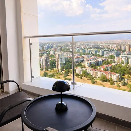 30th Floor-skyline Above A Lägenhet