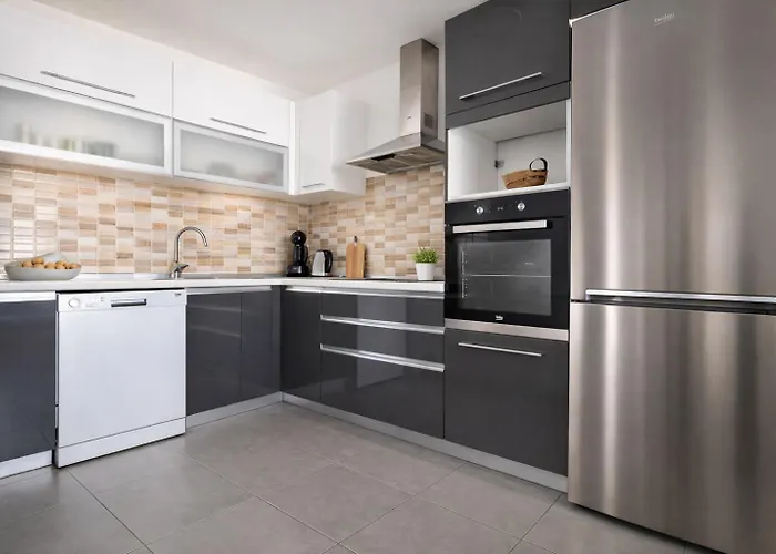 30th Floor-skyline Above A Lägenhet *